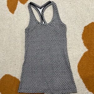 Lulu tank size 2